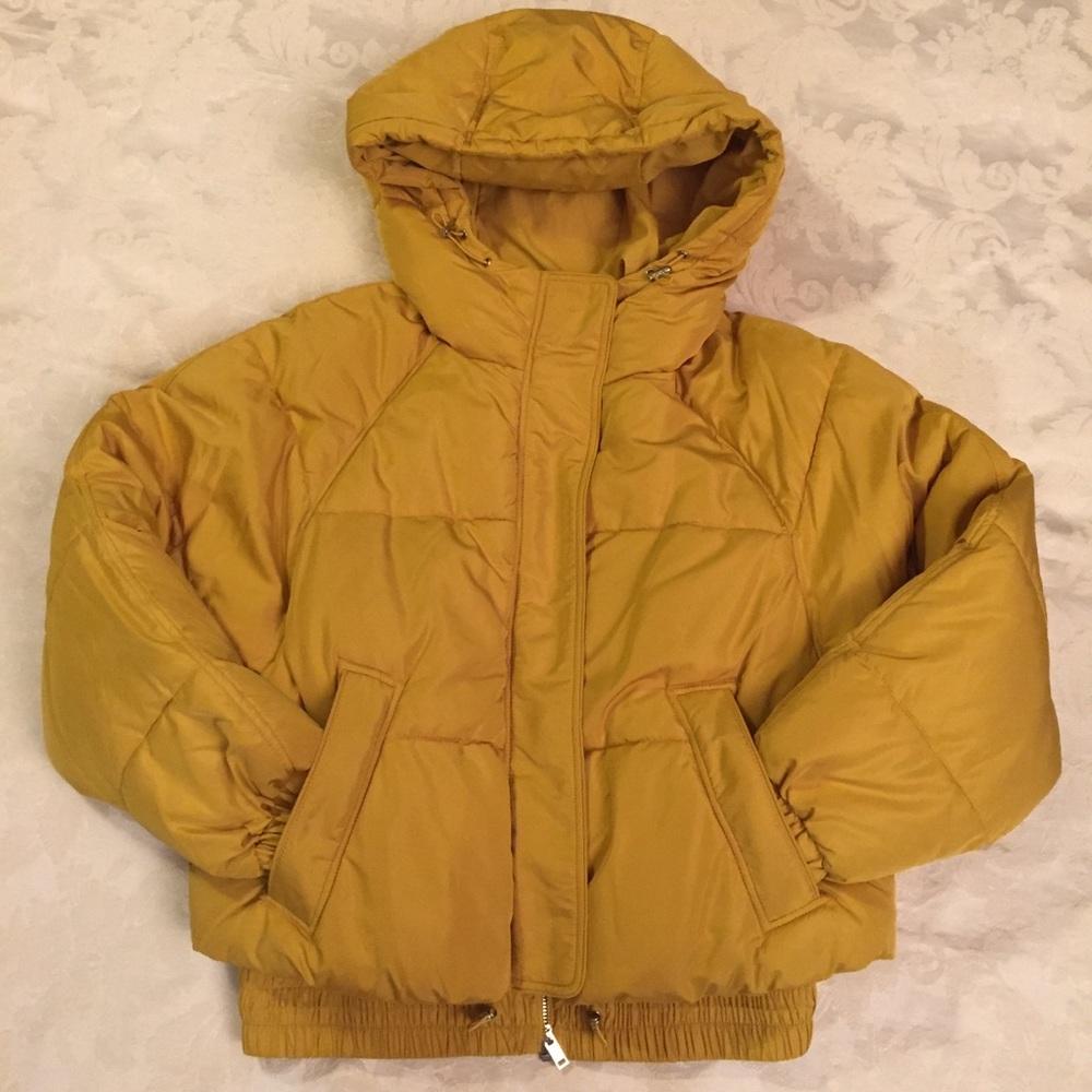 Zara Yellow Puffer Hooded Jacket. Size XS